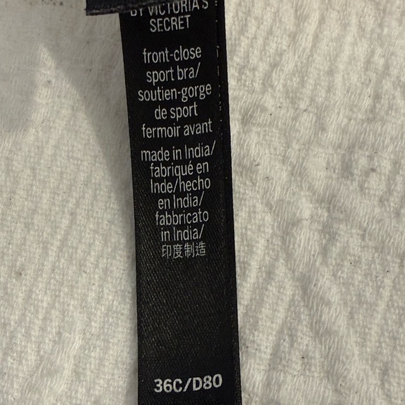 Victoria's Secret Bold Red Sports Bra front close 36 C - Picture 9 of 9
